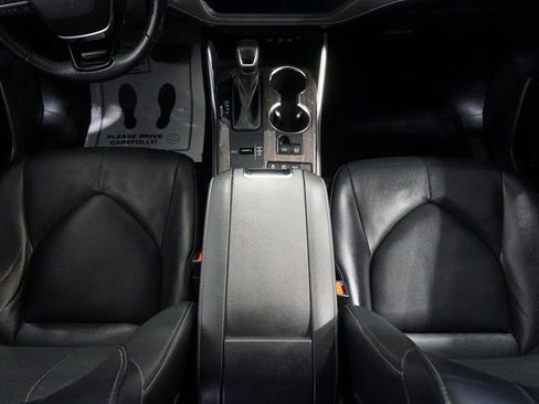 Used 2021 Toyota Highlander Limited image 34