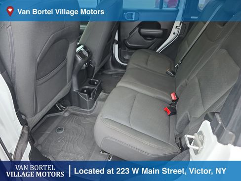 Used 2022 Jeep Wrangler Unlimited Sport image 23