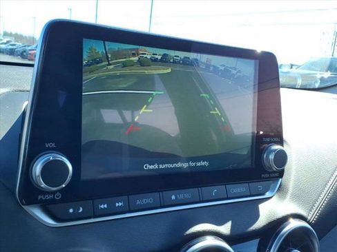 Used 2025 Nissan Sentra SV image 13