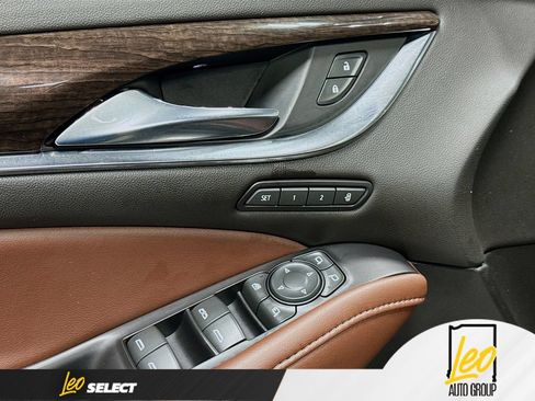 Used 2021 Buick Enclave Avenir w/ Avenir Technology Package AWD/4WD image 21