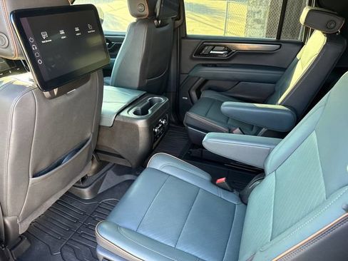 Used 2026 GMC Yukon XL AT4 w/ AT4 Premium Plus Package AWD/4WD image 18