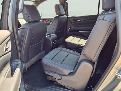 New 2026 Chevrolet Traverse Z71 w/ Enhanced Driving Package AWD/4WD image 19