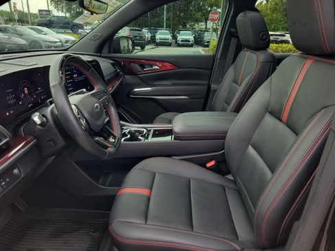 Used 2024 Chevrolet Traverse RS w/ LPO, Floor Liner Package FWD image 20