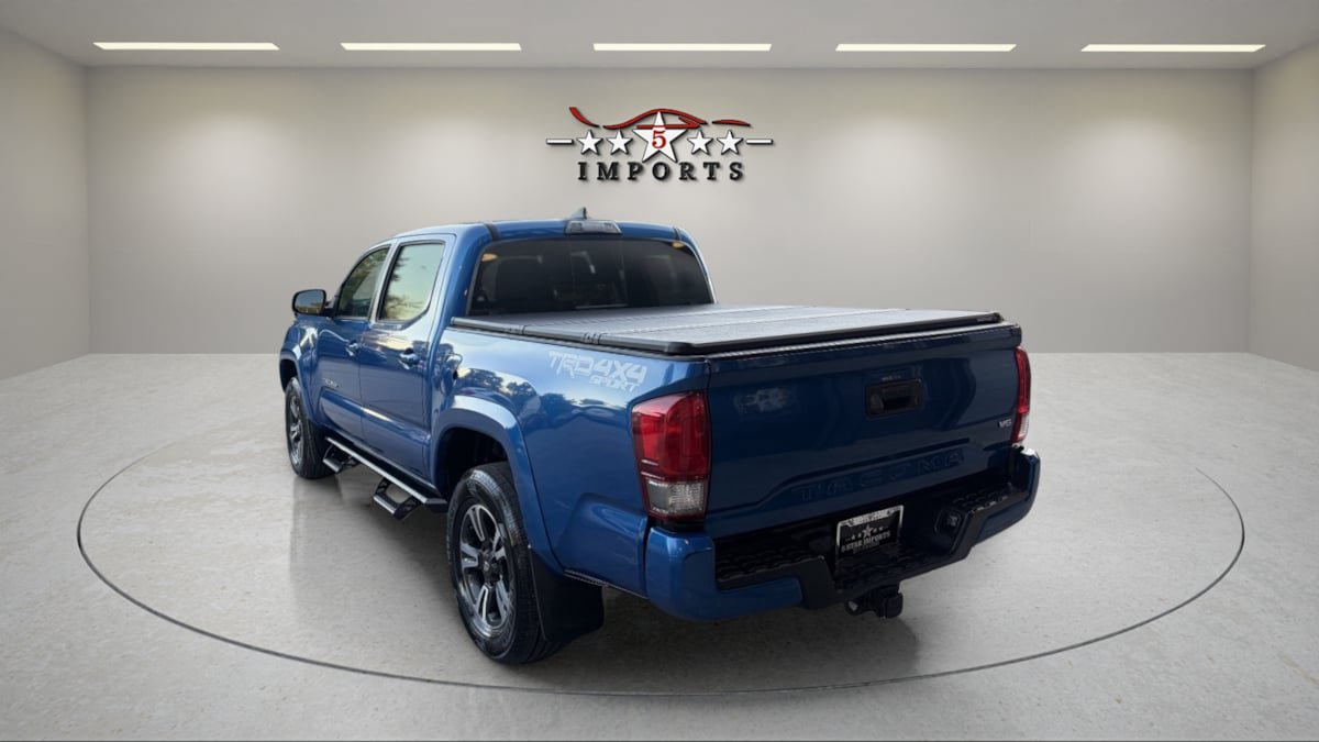 Used 2017 Toyota Tacoma TRD Sport w/ Tow Package (A/T) AWD/4WD image 3
