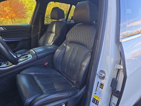 Used 2019 BMW X5 xDrive40i w/ Executive Package image 13