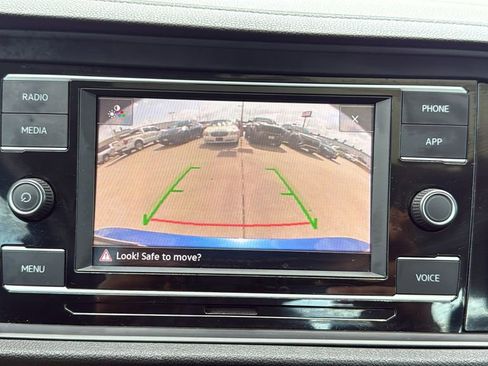 Used 2022 Volkswagen Jetta SE FWD image 26