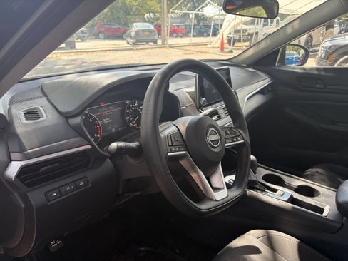 Used 2026 Nissan Altima 2.5 SV FWD image 34