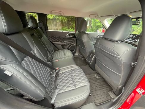 Used 2024 Mitsubishi Outlander SEL image 17