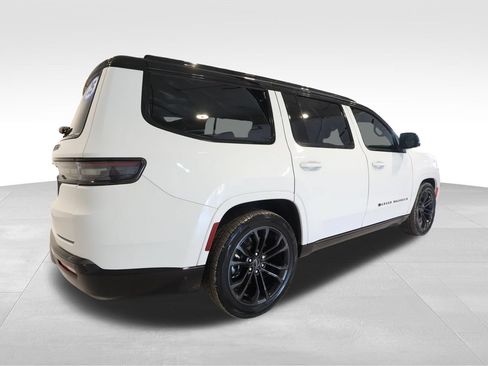 Used 2024 Jeep Grand Wagoneer Series III w/ Quick Order Packagew 28T AWD/4WD image 4