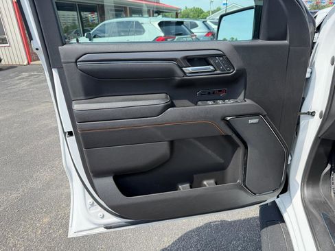 Used 2023 GMC Sierra 1500 AT4 w/ AT4 Preferred Package AWD/4WD image 14