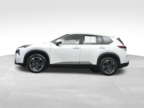 Used 2024 Nissan Rogue SV FWD image 25