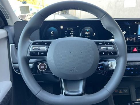 Certified 2025 Hyundai Ioniq 5 SE image 30