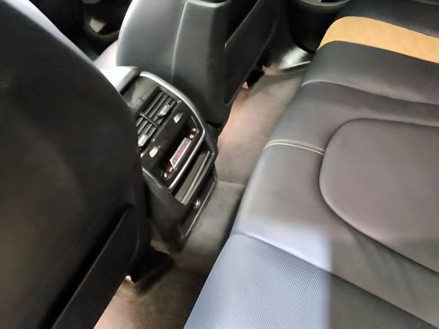 Used 2022 BMW X5 M Competition w/ Premium Package AWD/4WD image 31