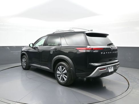 Used 2024 Nissan Pathfinder SL AWD/4WD image 8