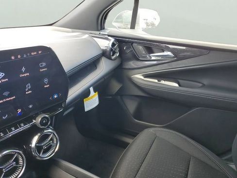 New 2025 Chevrolet Blazer EV LT image 24