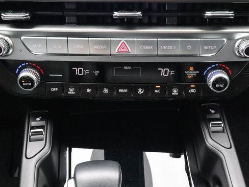 Used 2025 Kia Telluride S FWD image 24