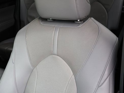 Used 2022 Toyota Highlander Limited image 23