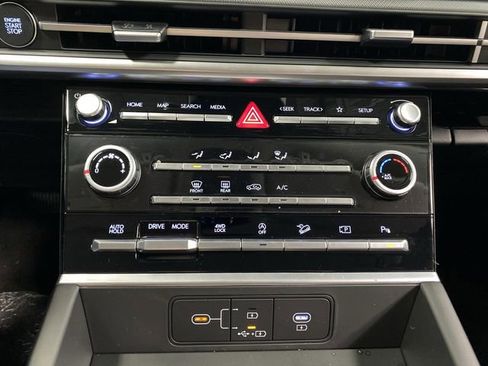 New 2026 Hyundai Santa Fe SE image 18