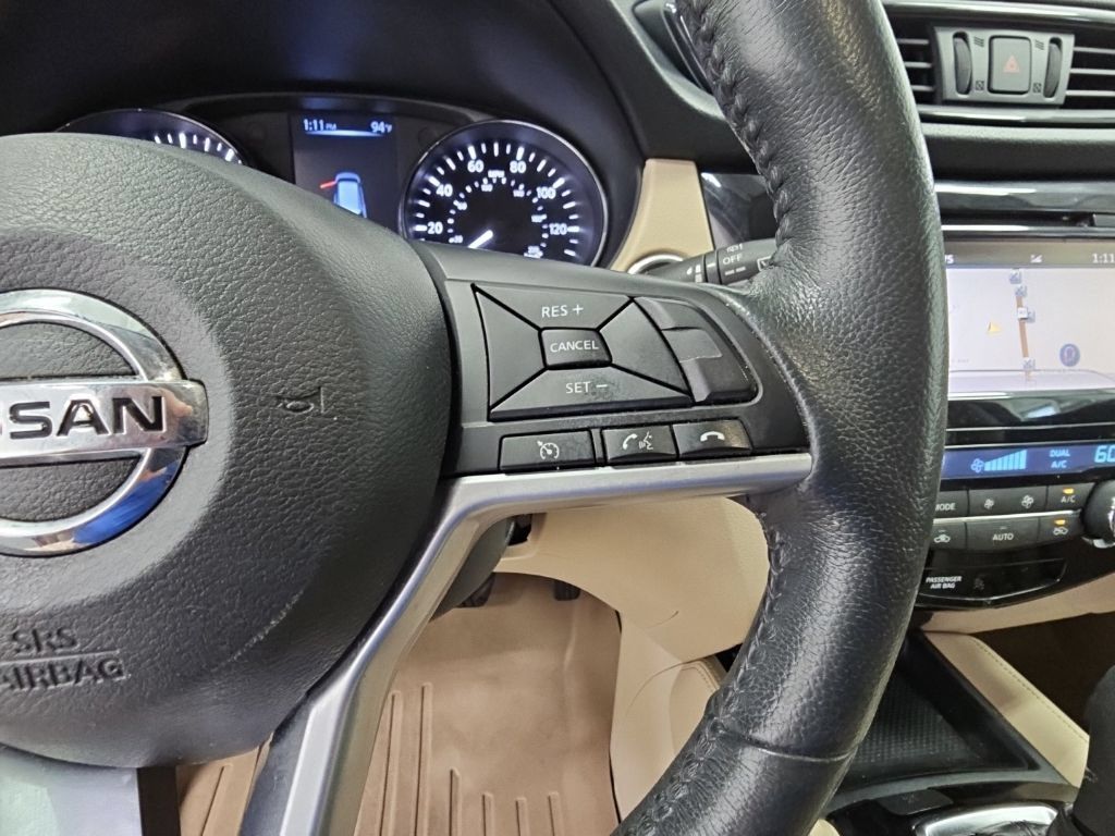 Used 2017 Nissan Rogue SL w/ SL Premium Package FWD image 28