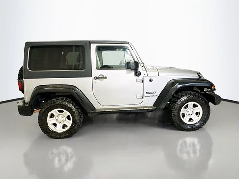 Used 2016 Jeep Wrangler Sport image 8