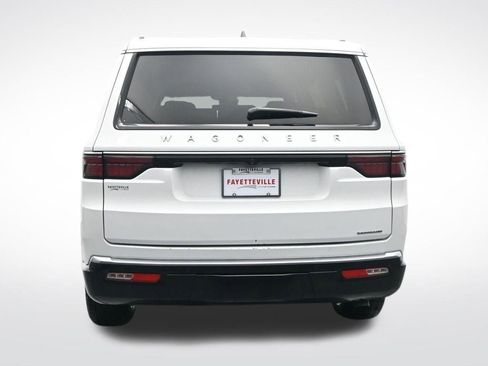 Used 2024 Jeep Wagoneer Series II w/ Flexible Seating Group image 7