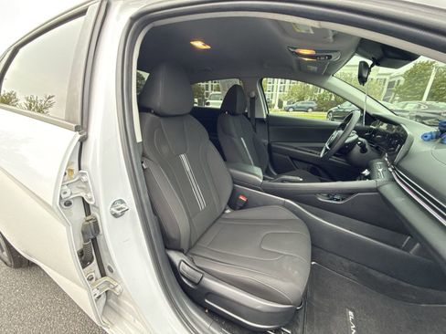 Certified 2024 Hyundai Elantra SEL FWD image 27