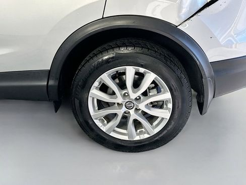 Used 2022 Nissan Rogue Sport S image 30