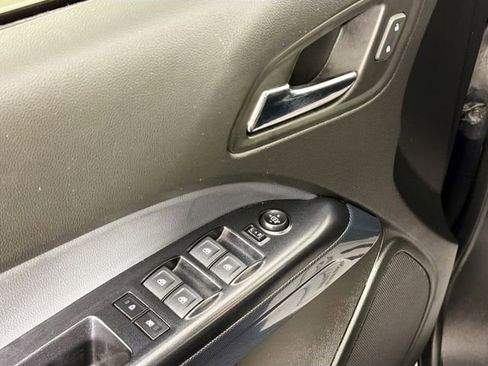 Used 2020 Chevrolet Colorado Z71 w/ Z71 Midnight Edition AWD/4WD image 17