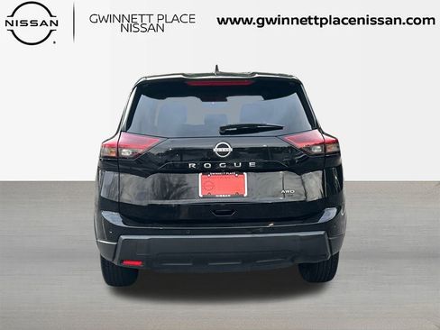Used 2024 Nissan Rogue S image 6