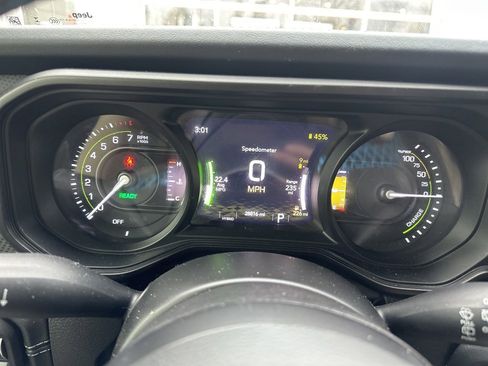 Used 2024 Jeep Wrangler Unlimited Rubicon 4xe image 10