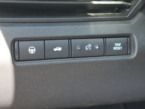 Certified 2022 Nissan Altima 2.5 SV w/ SV Premium Package AWD/4WD image 6