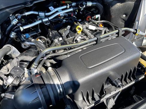 Used 2024 Ford Explorer XLT w/ Equipment Group 202A AWD/4WD image 37