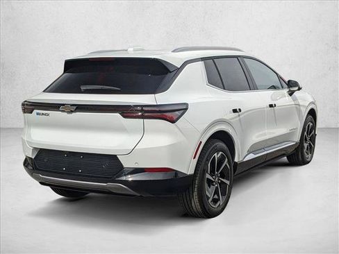 New 2025 Chevrolet Equinox EV LT FWD image 2