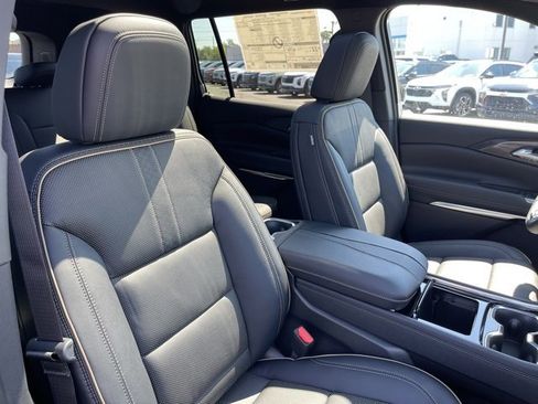 New 2026 Chevrolet Traverse High Country w/ LPO, Floor Liner Package image 15