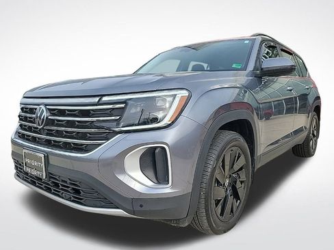 Used 2024 Volkswagen Atlas SE image 1