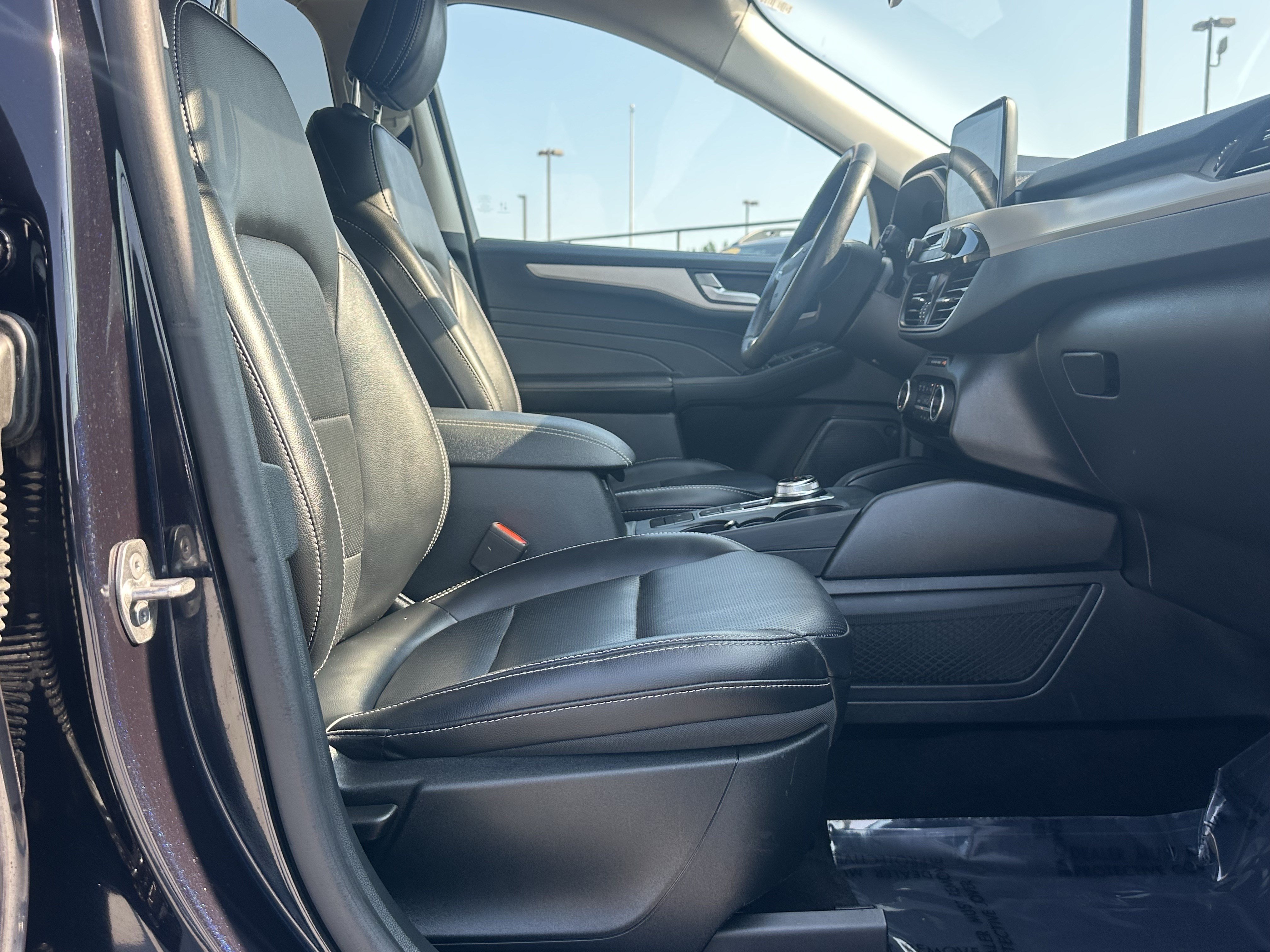 Used 2021 Ford Escape SEL w/ Technology Package FWD image 14