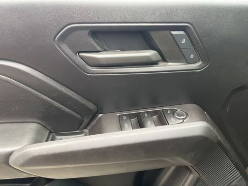 Used 2023 Chevrolet Colorado W/T RWD image 9