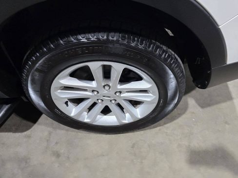 Used 2015 Ford Explorer XLT w/ Equipment Group 202A AWD/4WD image 21