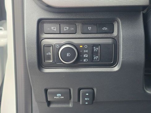 Used 2024 Ford F350 Platinum image 39