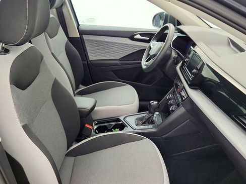 Used 2022 Volkswagen Taos S image 23