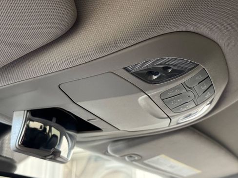 Used 2023 Chrysler Pacifica Touring-L FWD image 34