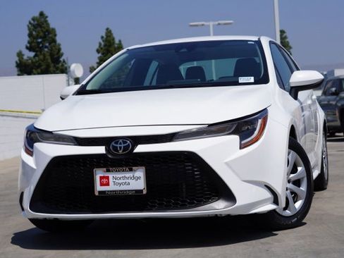 Used 2022 Toyota Corolla LE w/ Carpet Mat Package (TMS) FWD image 3