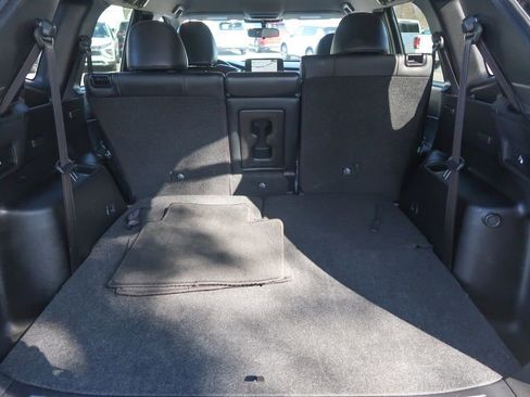 Used 2024 Mitsubishi Outlander image 12