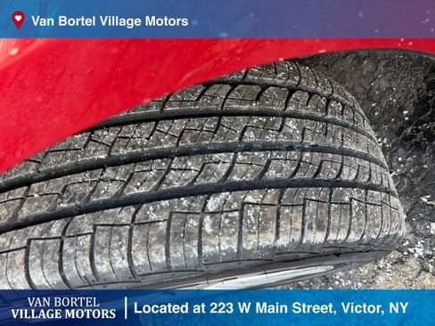 Used 2021 Toyota Corolla LE image 28