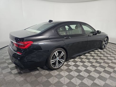 Used 2018 BMW 750i RWD image 6