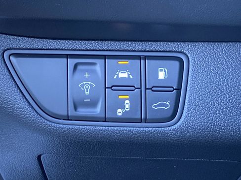 Used 2021 Genesis G70 2.0T w/ Elite Package image 23