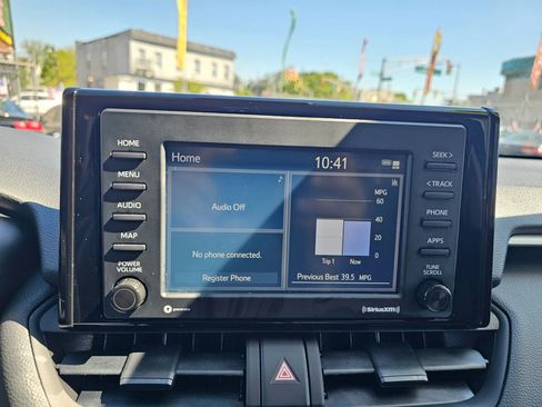 Used 2022 Toyota RAV4 LE AWD/4WD image 19
