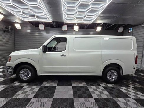 Used 2017 Nissan NV 3500 SL w/ Technology Package RWD image 8