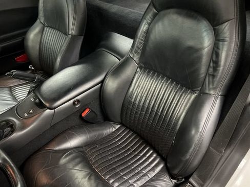 Used 2001 Chevrolet Corvette Z06 w/ Memory Pkg RWD image 17