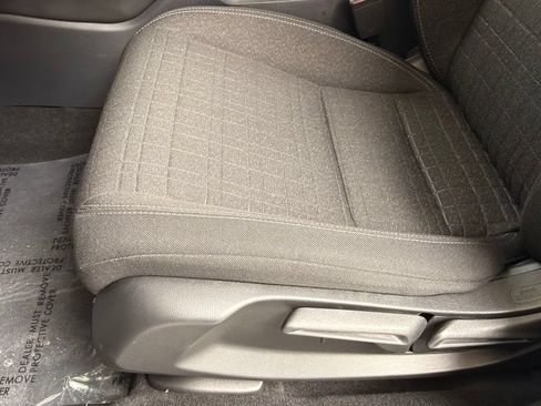 Used 2025 Honda HR-V LX image 5
